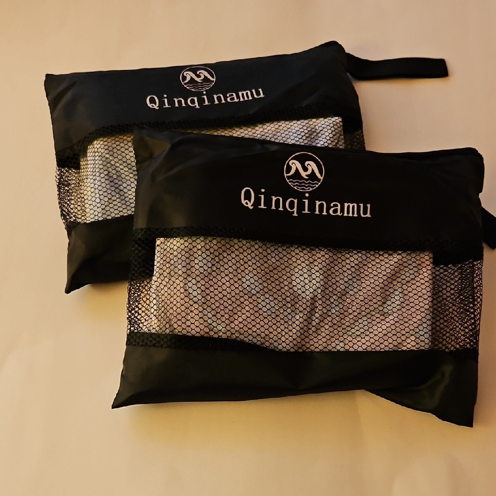 Qinqinamu Beach Towels With Black Travel Pouches, 2 Brand New